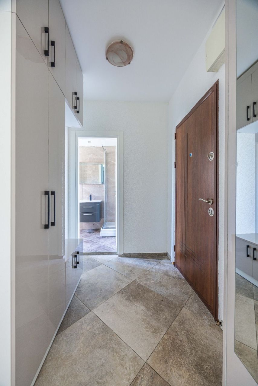 Wohnung in Tivat, Montenegro, 52 m² - Foto 1