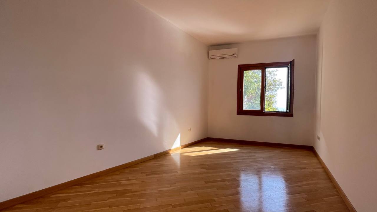 Flat in Budva, Montenegro, 92 m² - picture 14