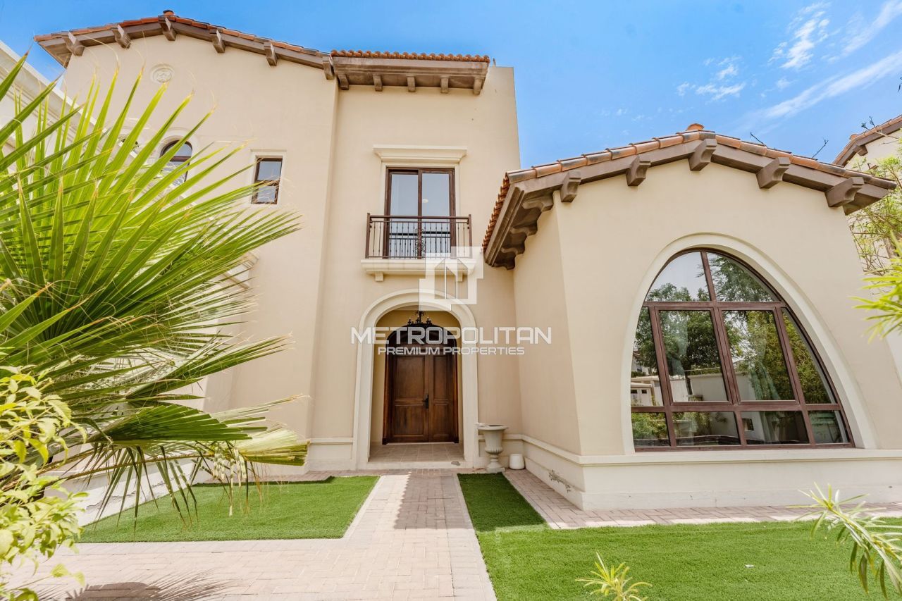 Villa en Dubái, EAU, 710 m² - imagen 1