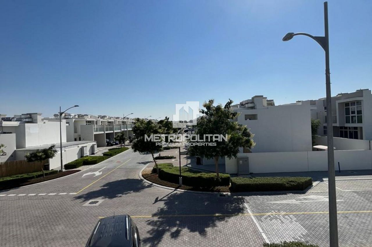 Townhouse a Dubai, EAU, 155 m² - foto 5