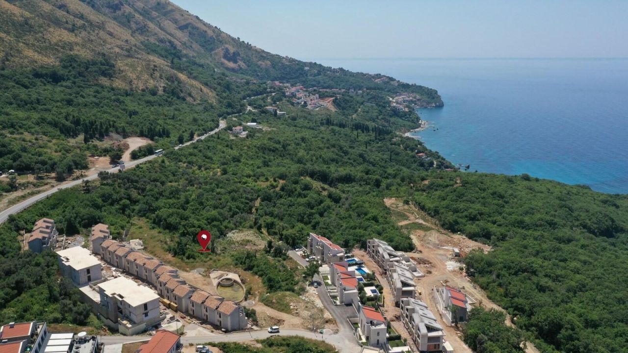 Land in Rezevici, Montenegro, 1 772 m² - picture 1