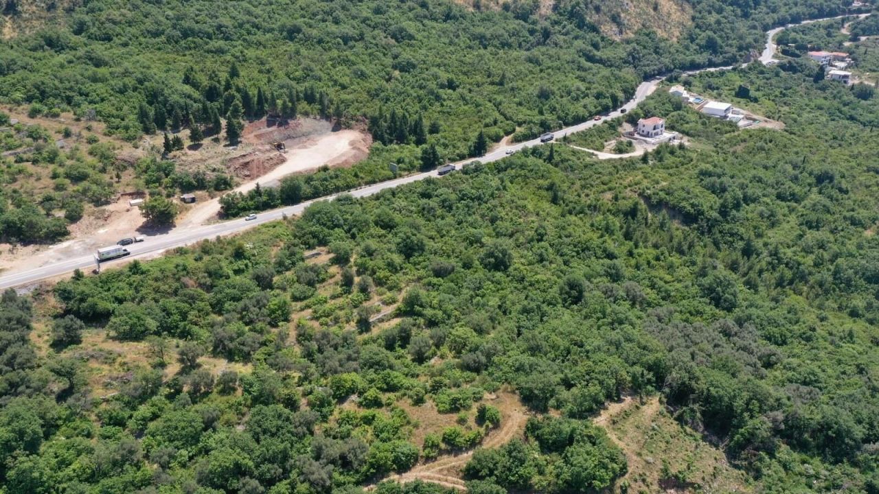 Land in Rezevici, Montenegro, 1 341 m² - picture 3