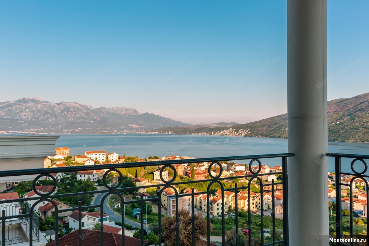 Villa a Herceg-Novi, Montenegro, 200 m² - foto 1