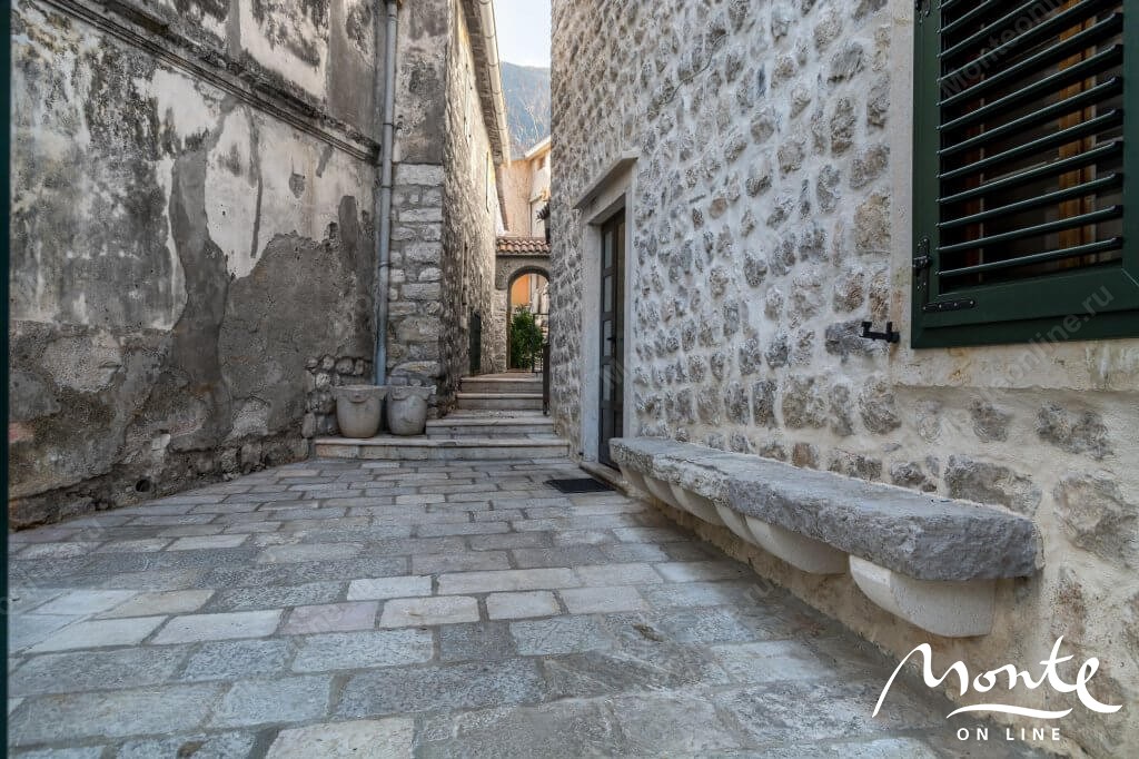 Hotel en Prcanj, Montenegro, 330 m² - imagen 8