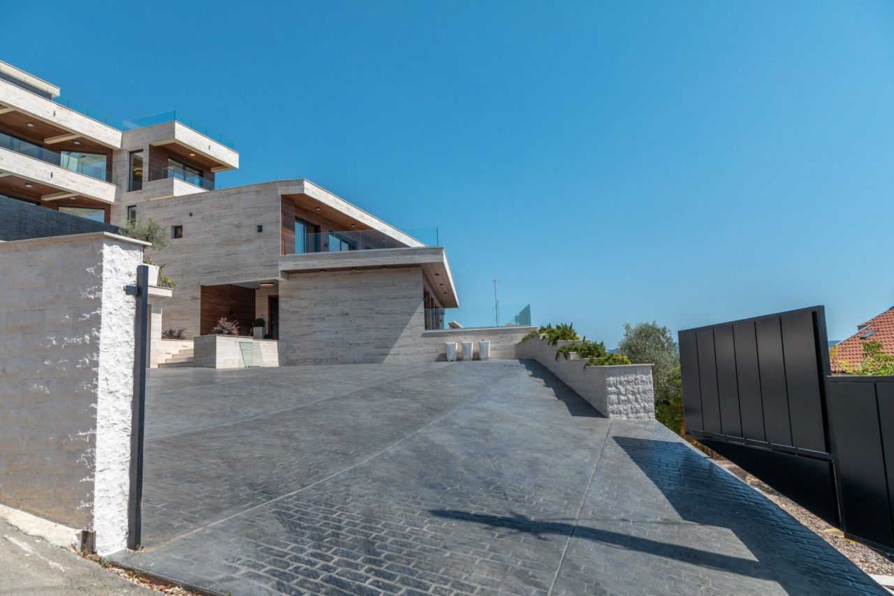 Villa in Tivat, Montenegro, 454 m² - picture 14