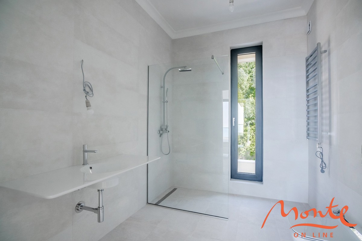 Villa en Rezevici, Montenegro, 632 m² - imagen 14