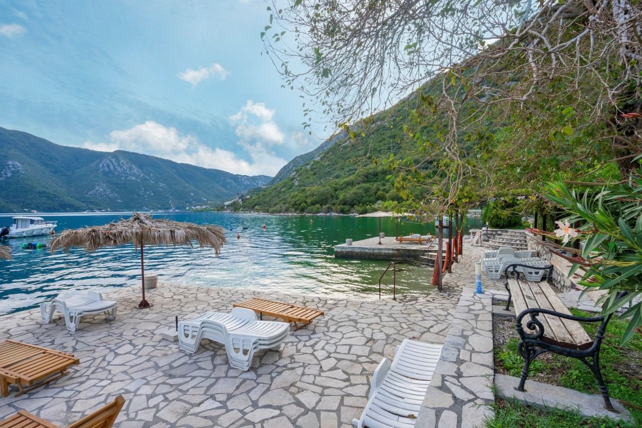 Villa a Kotor, Montenegro, 250 m² - foto 15