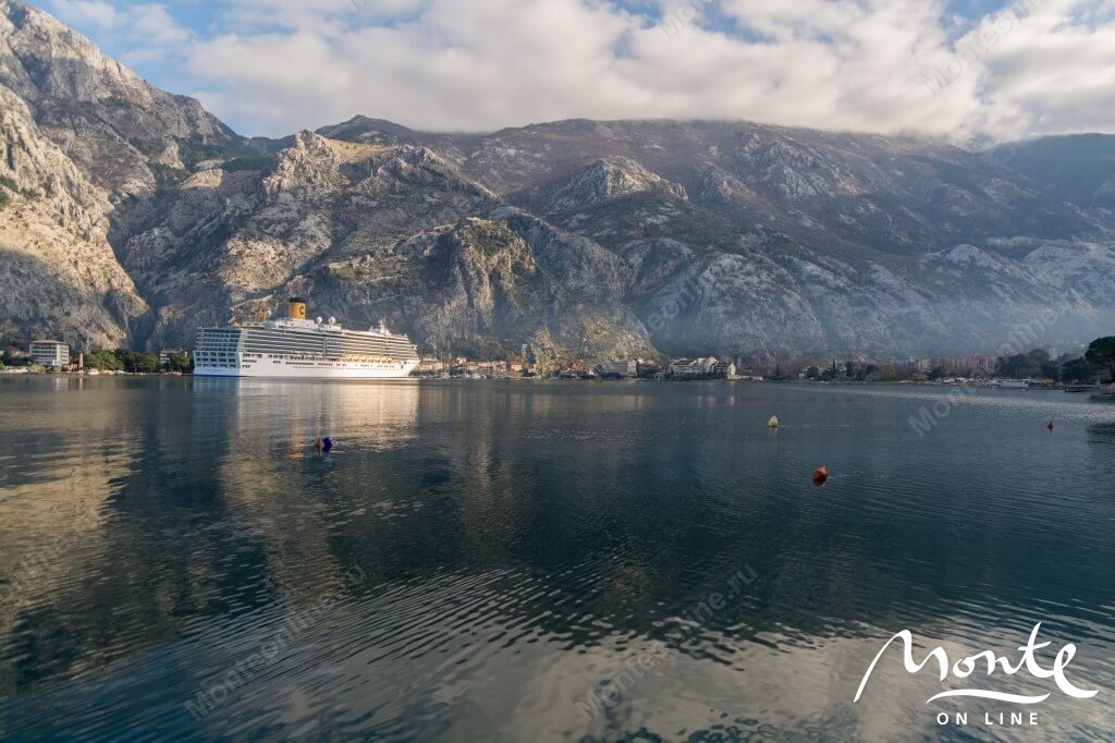 Hotel en Prcanj, Montenegro, 330 m² - imagen 19