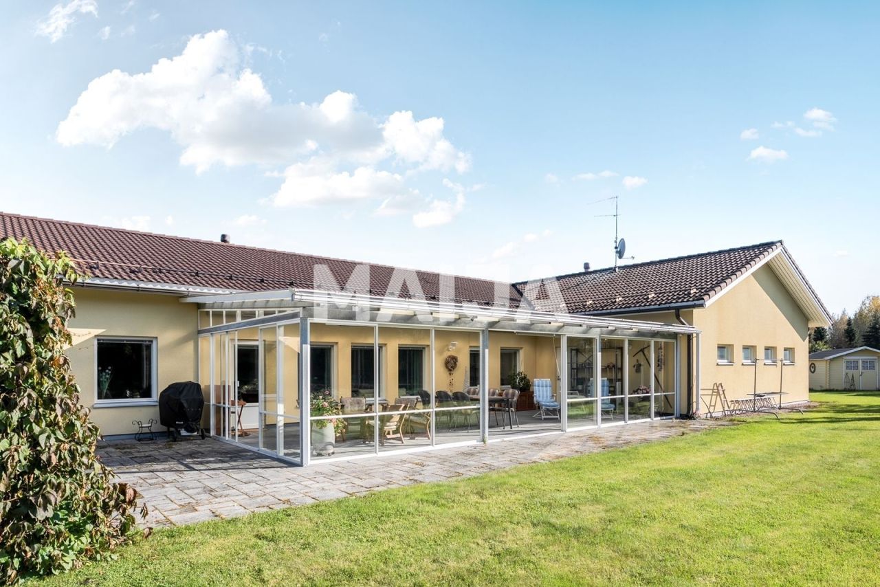 Maison à Riihimaki, Finlande, 230 m² - image 1