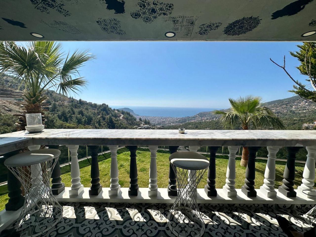 Villa in Alanya, Turkey, 300 m² - picture 1