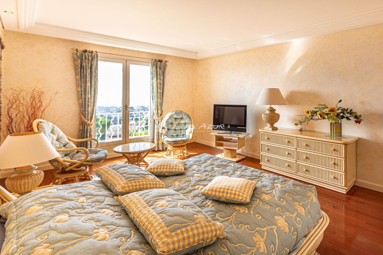 Villa a Golfe-Juan, Francia, 350 m² - foto 18