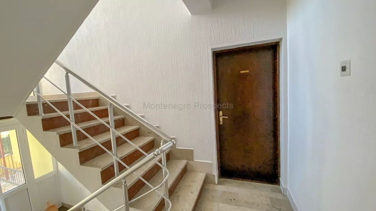 Hotel en Sutomore, Montenegro, 440 m² - imagen 10