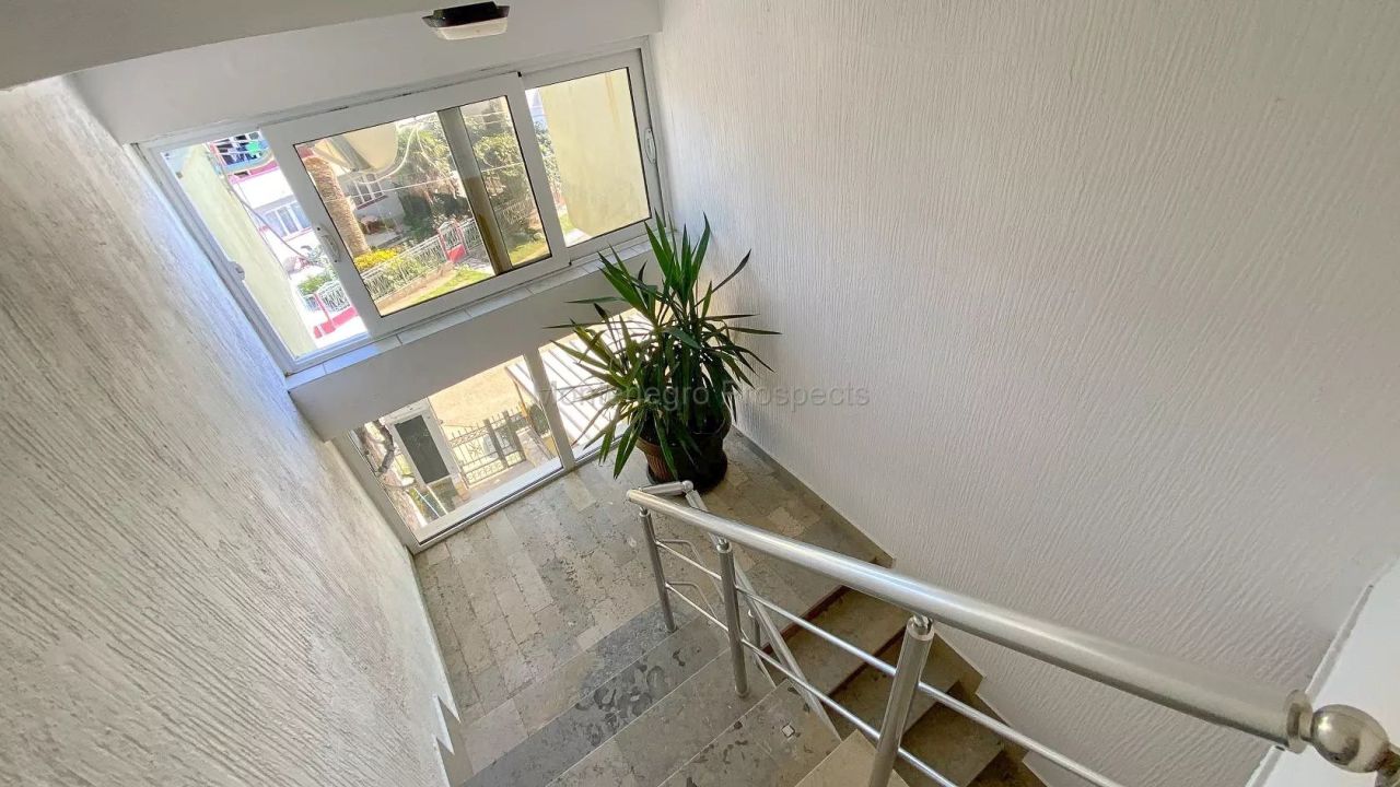 Hotel en Sutomore, Montenegro, 440 m² - imagen 17