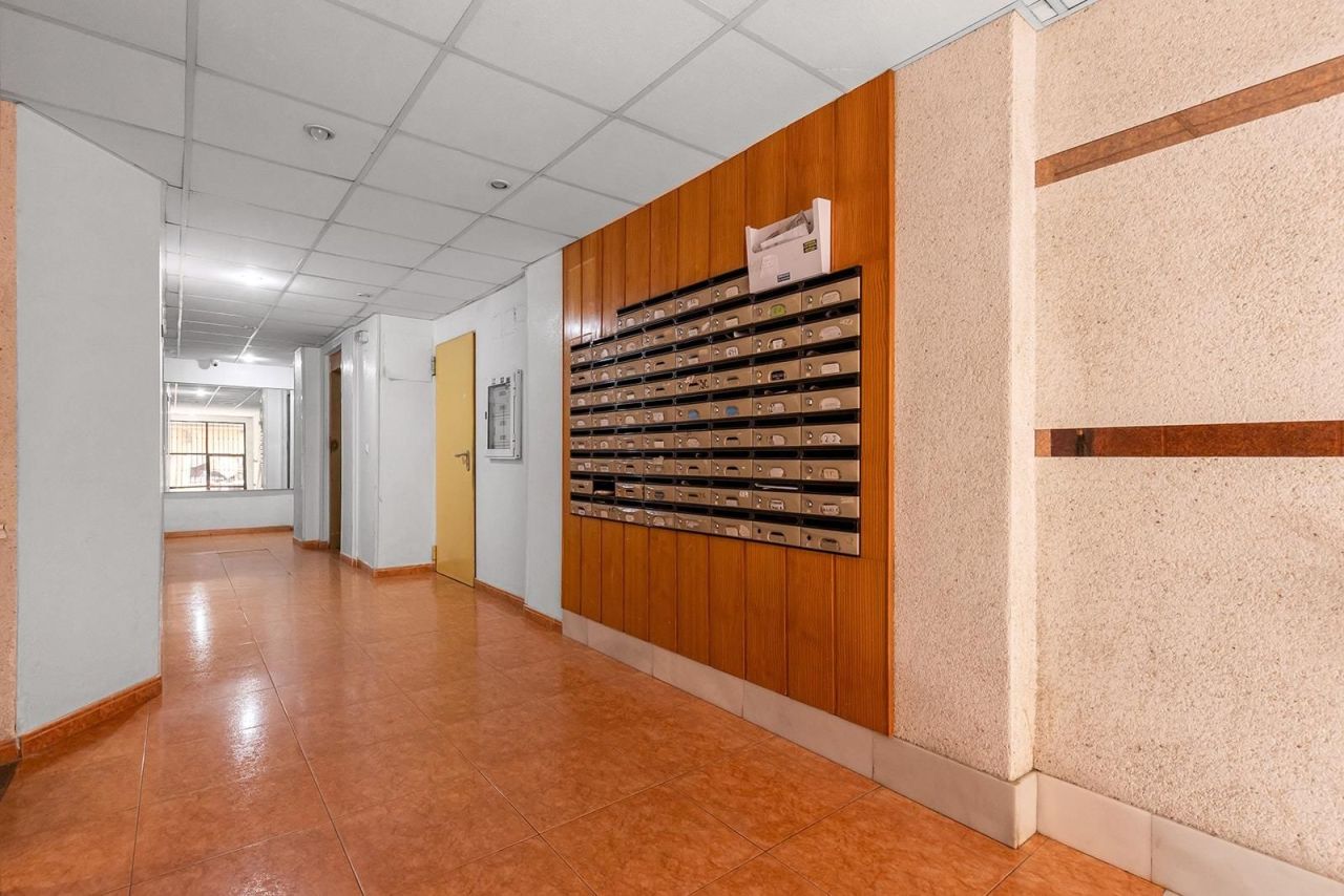 Flat in Torrevieja, Spain, 96 m² - picture 14