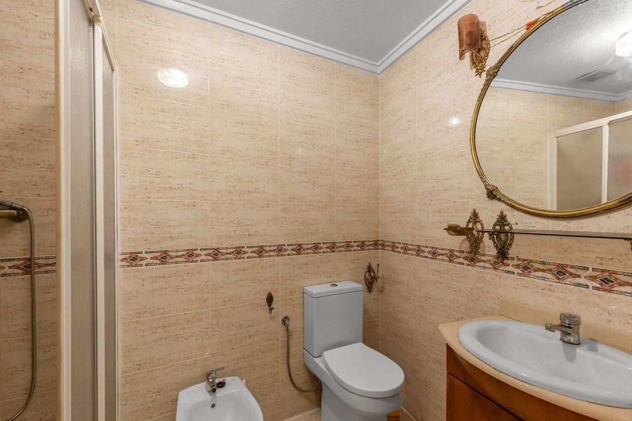 Flat in Torrevieja, Spain, 96 m² - picture 13