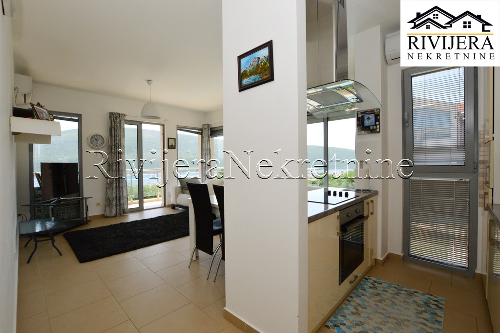 Flat in Herceg-Novi, Montenegro, 77 m² - picture 2