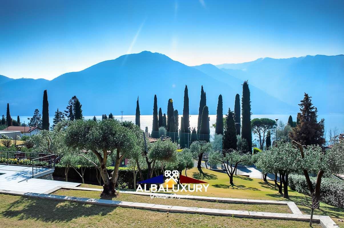 Villa en Griante, Italia, 500 m² - imagen 1