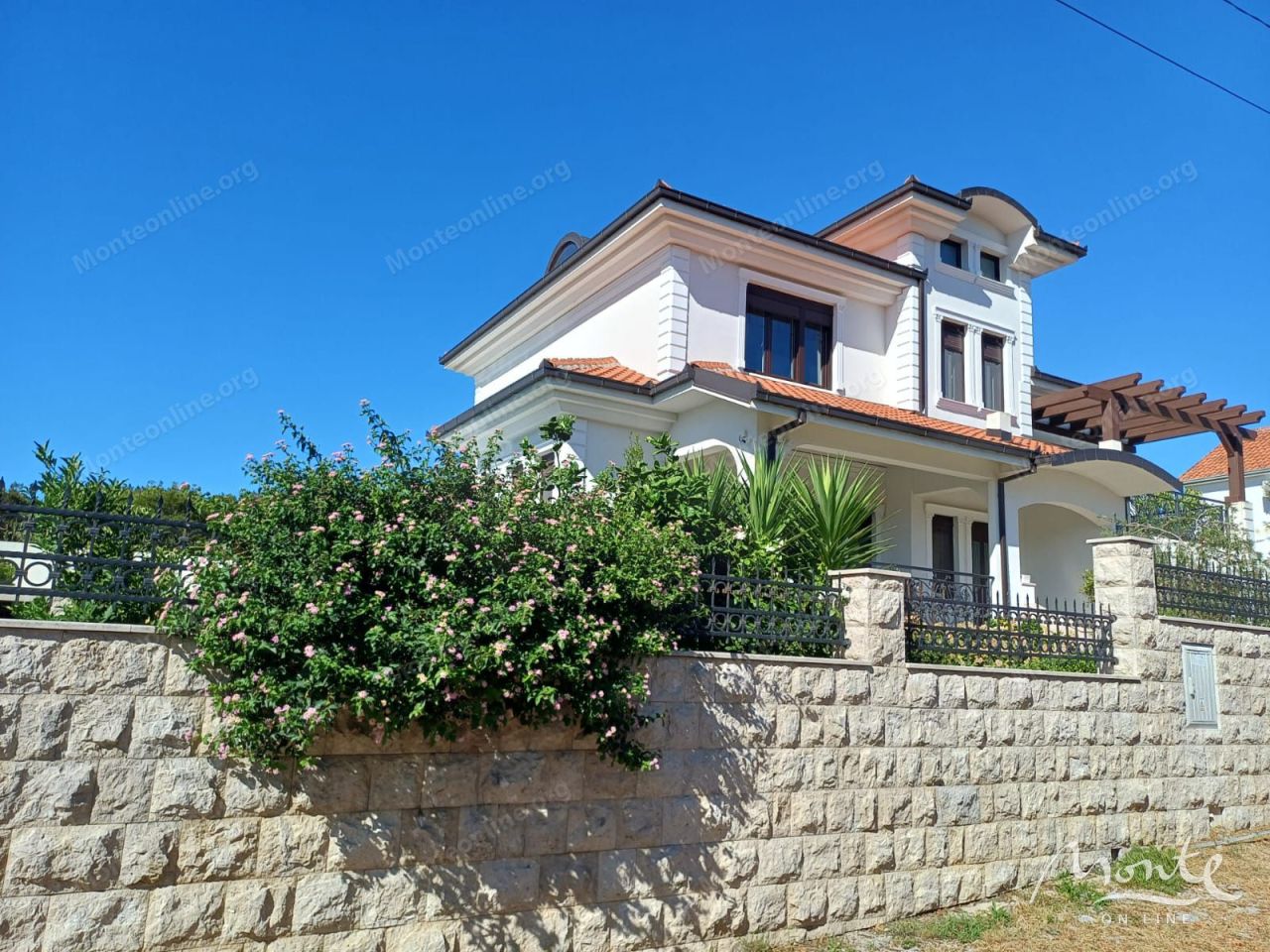 Villa in Radovici, Montenegro, 277 m² - picture 1