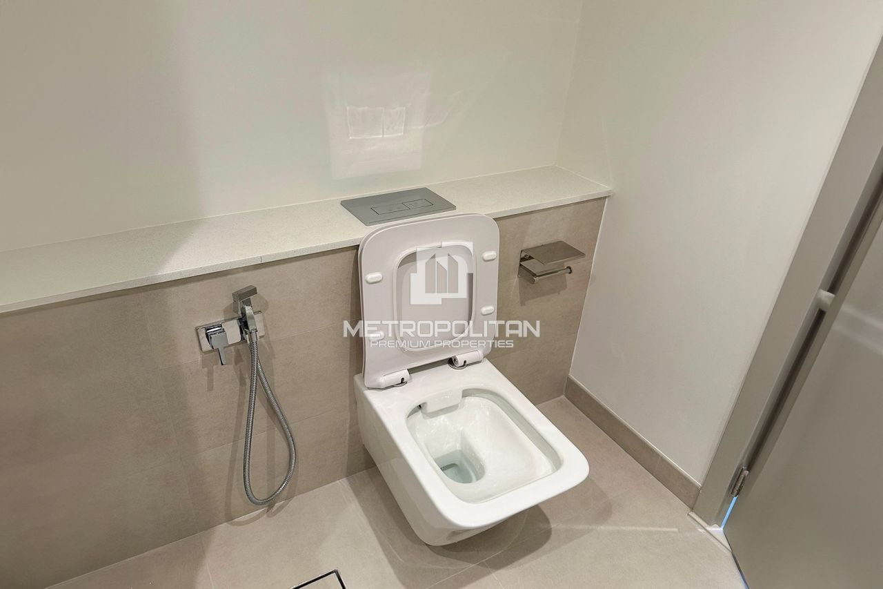 Apartment in Dubai, UAE, 98 m² - picture 11