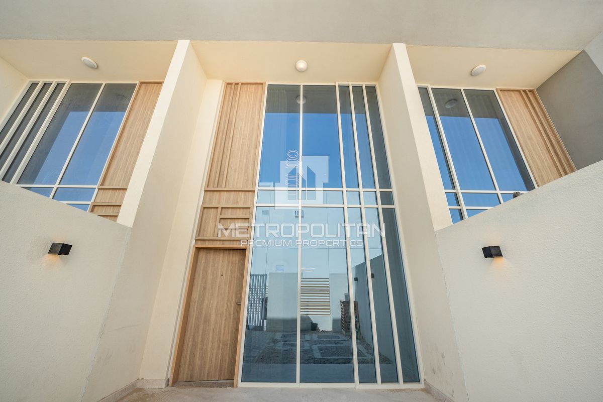 Townhouse a Dubai, EAU, 61 m² - foto 13
