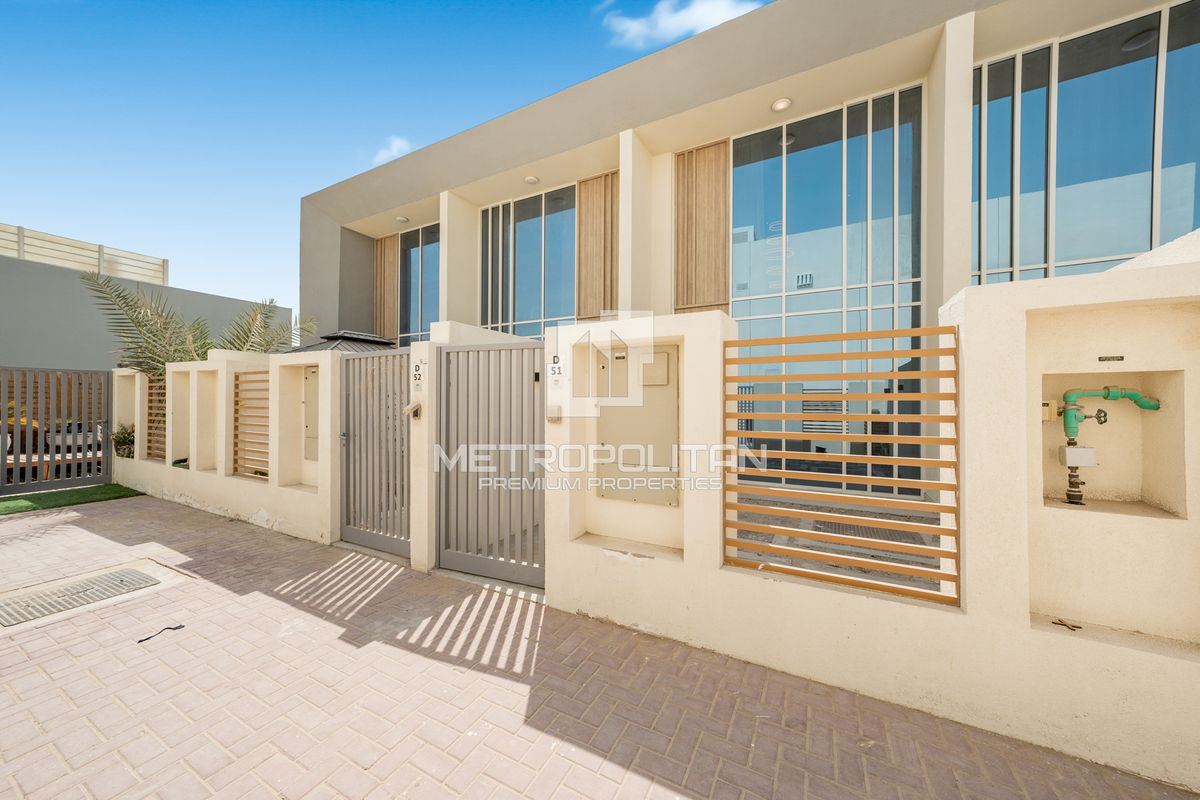 Townhouse a Dubai, EAU, 61 m² - foto 14