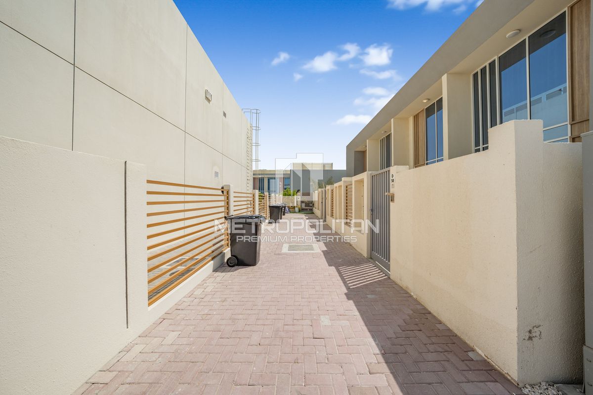 Townhouse a Dubai, EAU, 61 m² - foto 17