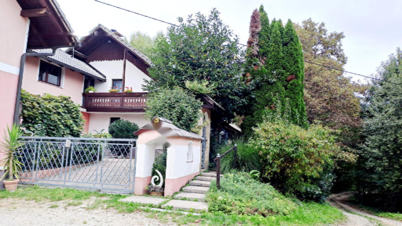 Casa en Liubliana, Eslovenia, 401 m² - imagen 1