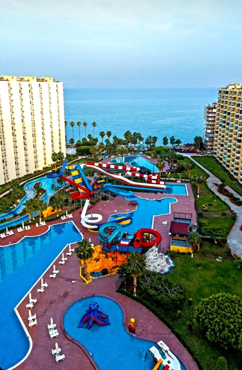 Flat in Mersin, Turkey, 165 m² - picture 1