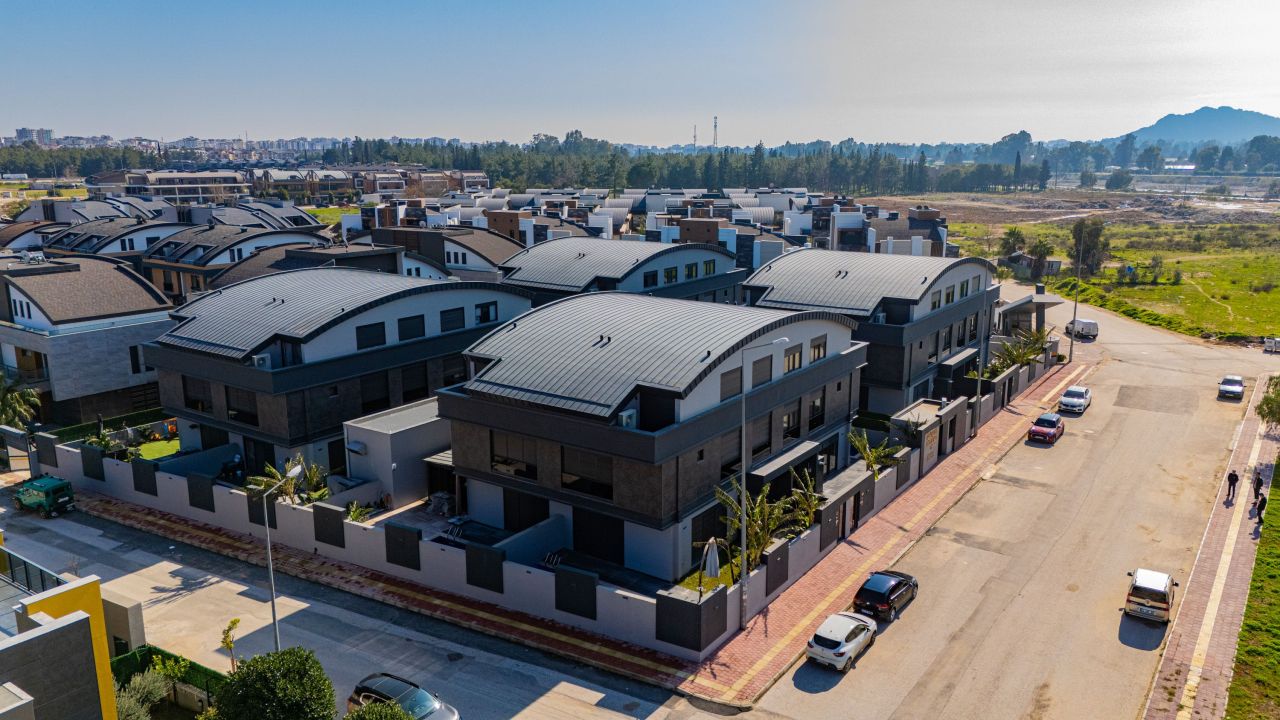 Villa à Antalya, Turquie, 240 m² - image 2