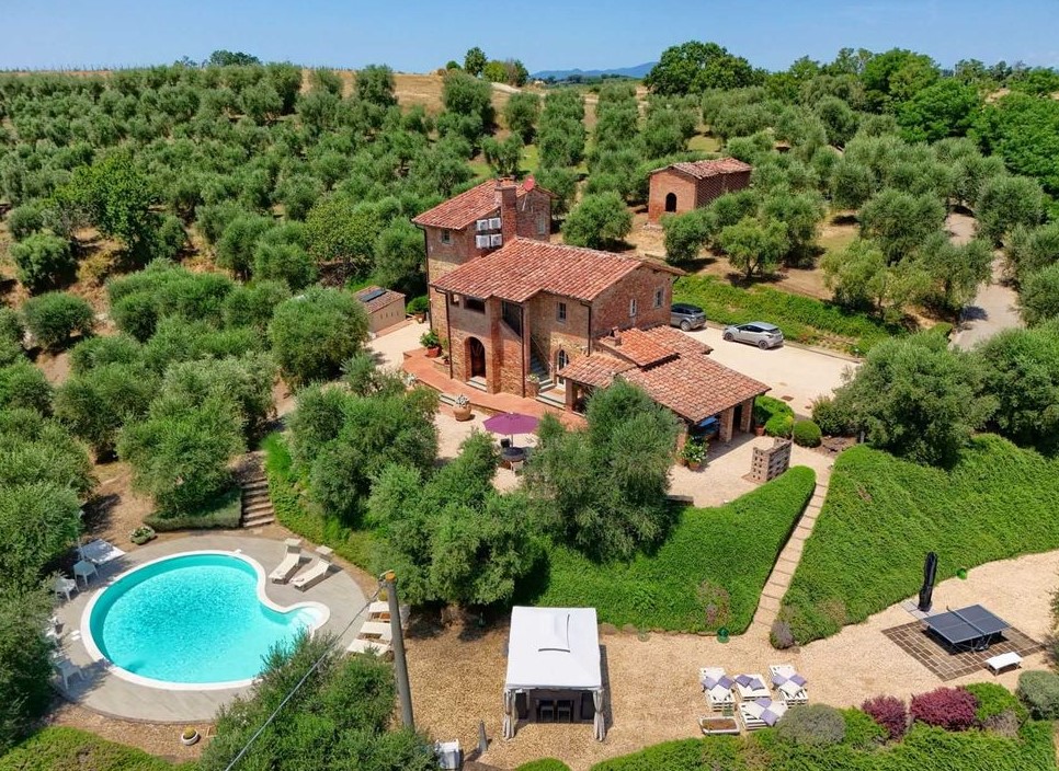 Villa à Palaia, Italie, 330 m² - image 1
