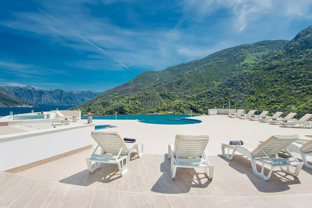 Flat in Morinj, Montenegro, 63 m² - picture 4