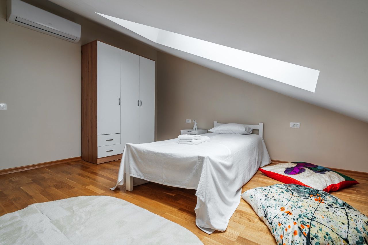 Maison à Rézévici, Monténégro, 220 m² - image 10