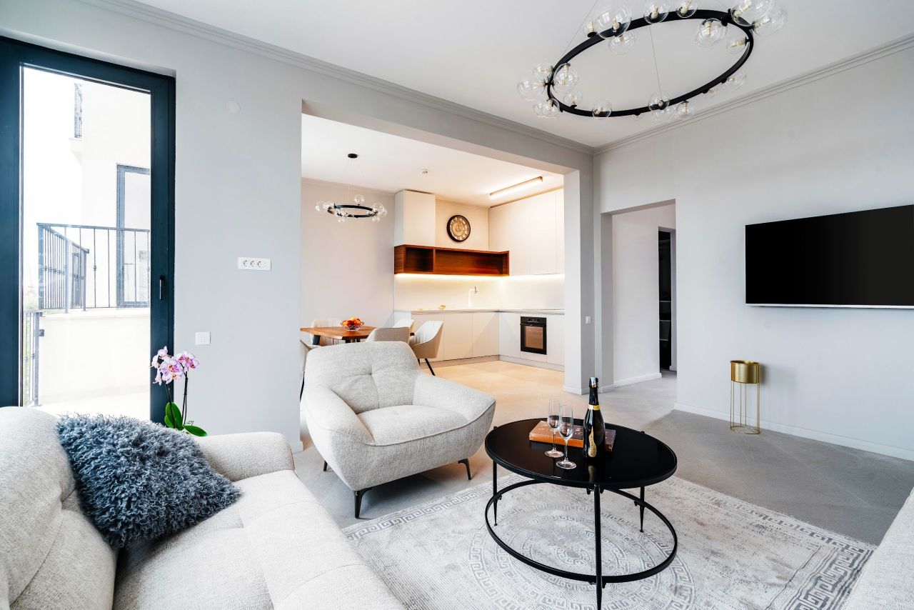 Maison à Rézévici, Monténégro, 220 m² - image 2