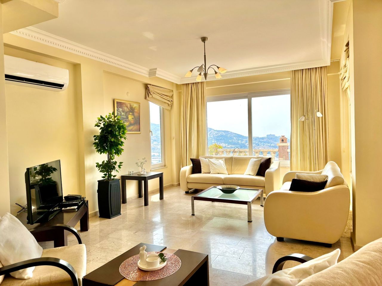 Villa in Alanya, Türkei, 280 m² - Foto 1