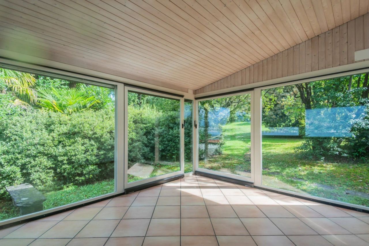 Villa in Gambarogno, Switzerland, 1 300 m² - picture 15