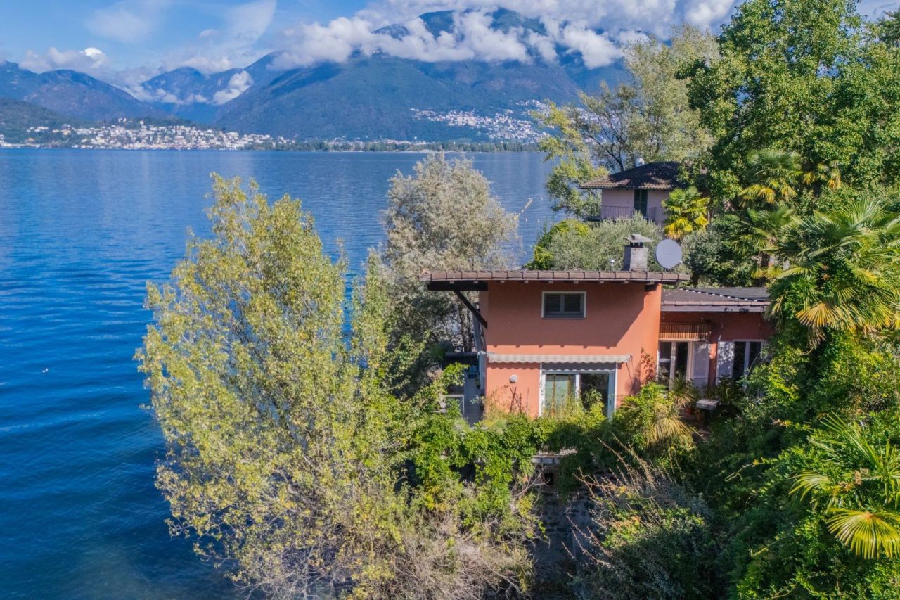 Villa in Gambarogno, Switzerland, 1 300 m² - picture 3