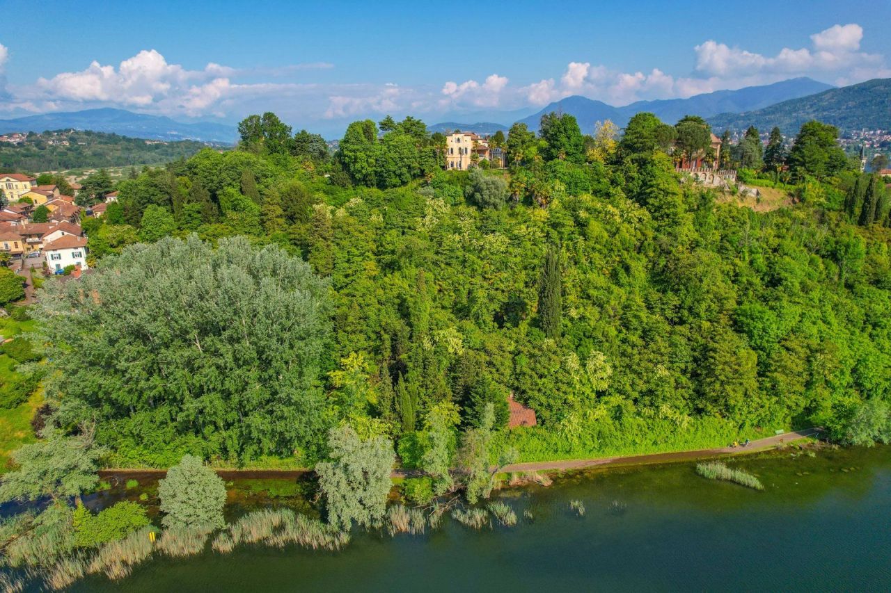 Villa a Varese, Italia, 525 m² - foto 4