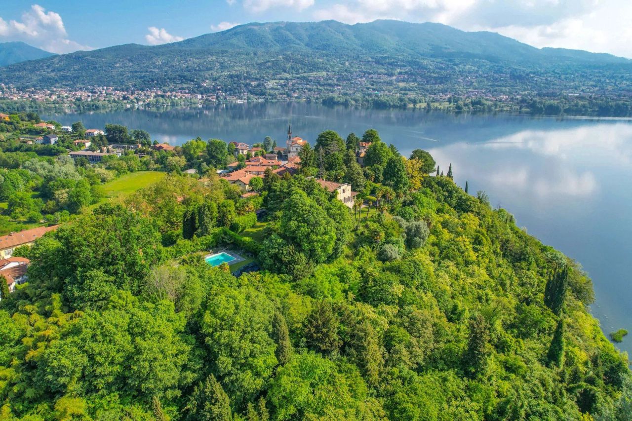 Villa a Varese, Italia, 525 m² - foto 3