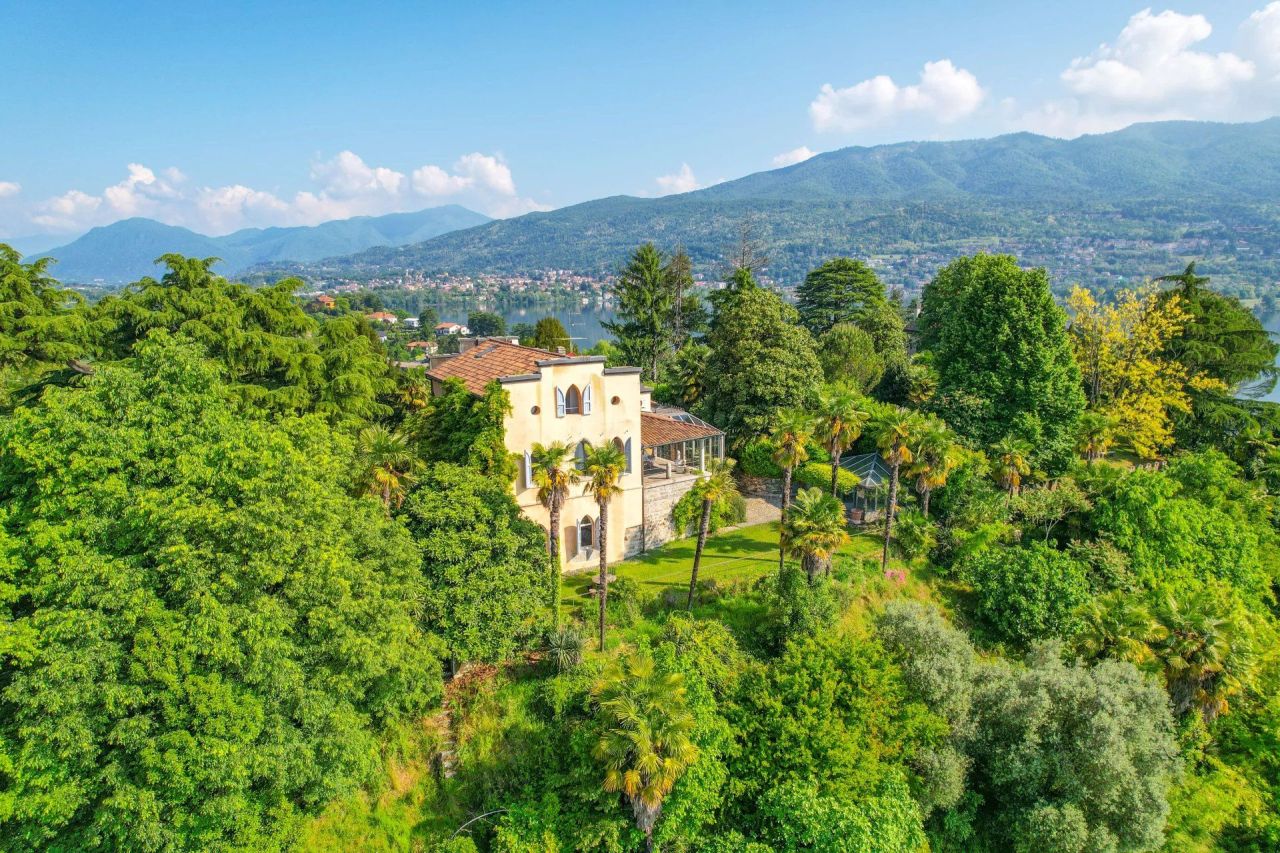 Villa a Varese, Italia, 525 m² - foto 5