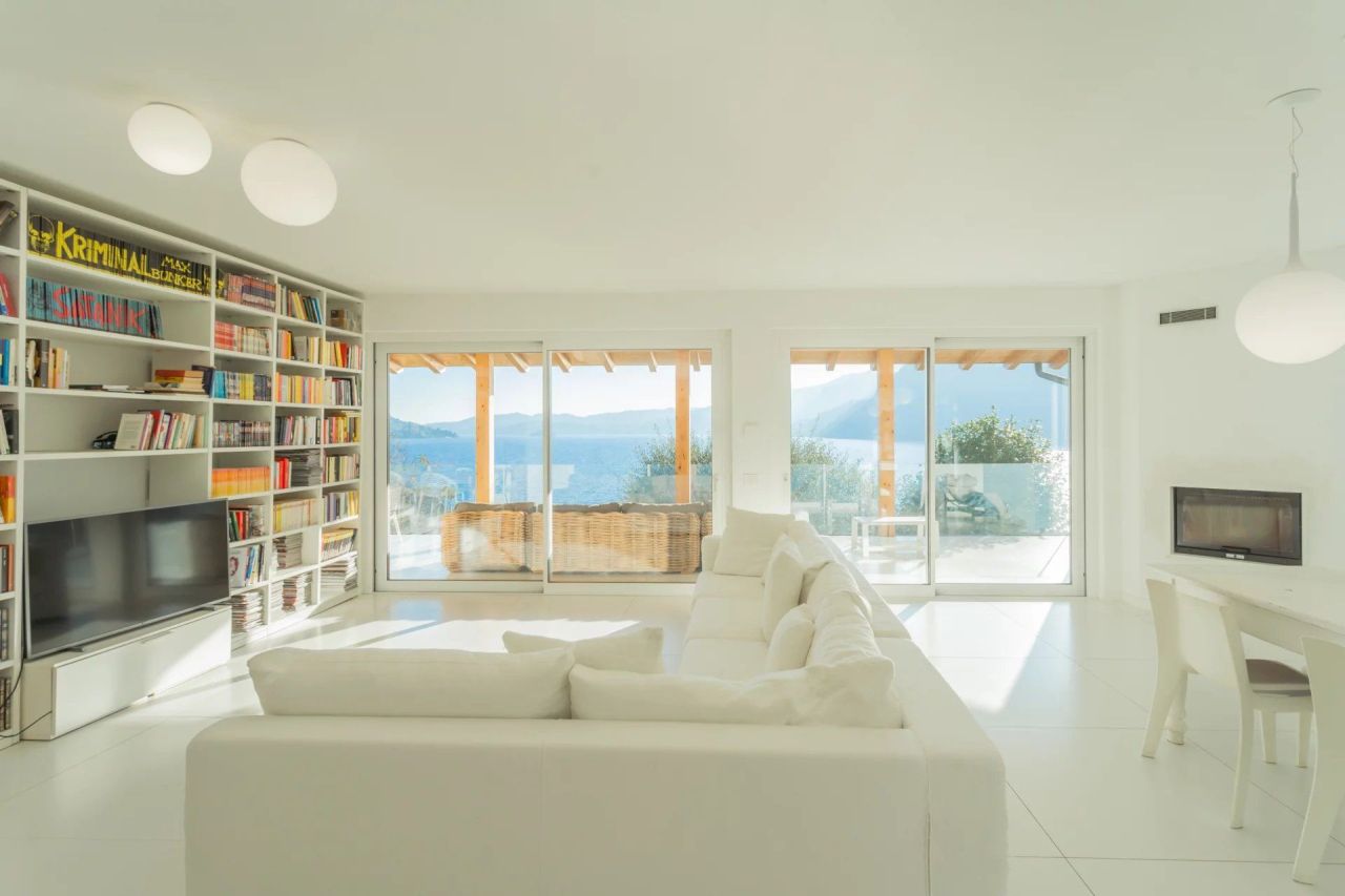 Villa por Lago de Orta, Italia, 450 m² - imagen 3