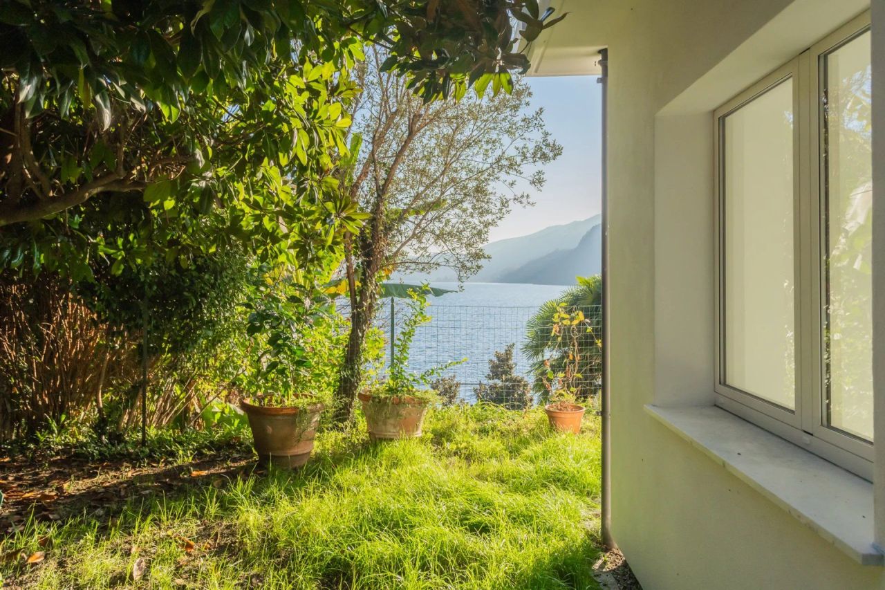 Villa por Lago de Orta, Italia, 450 m² - imagen 14