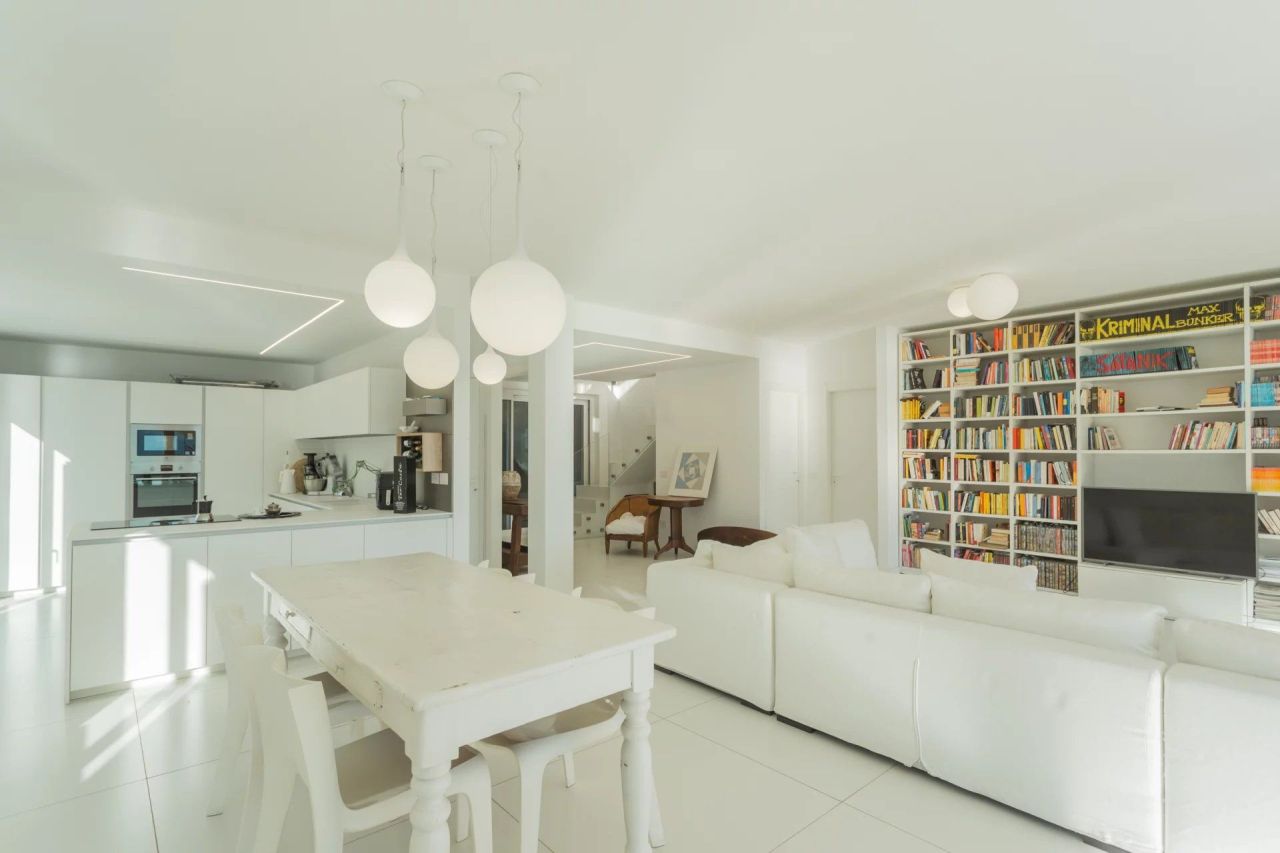 Villa por Lago de Orta, Italia, 450 m² - imagen 5