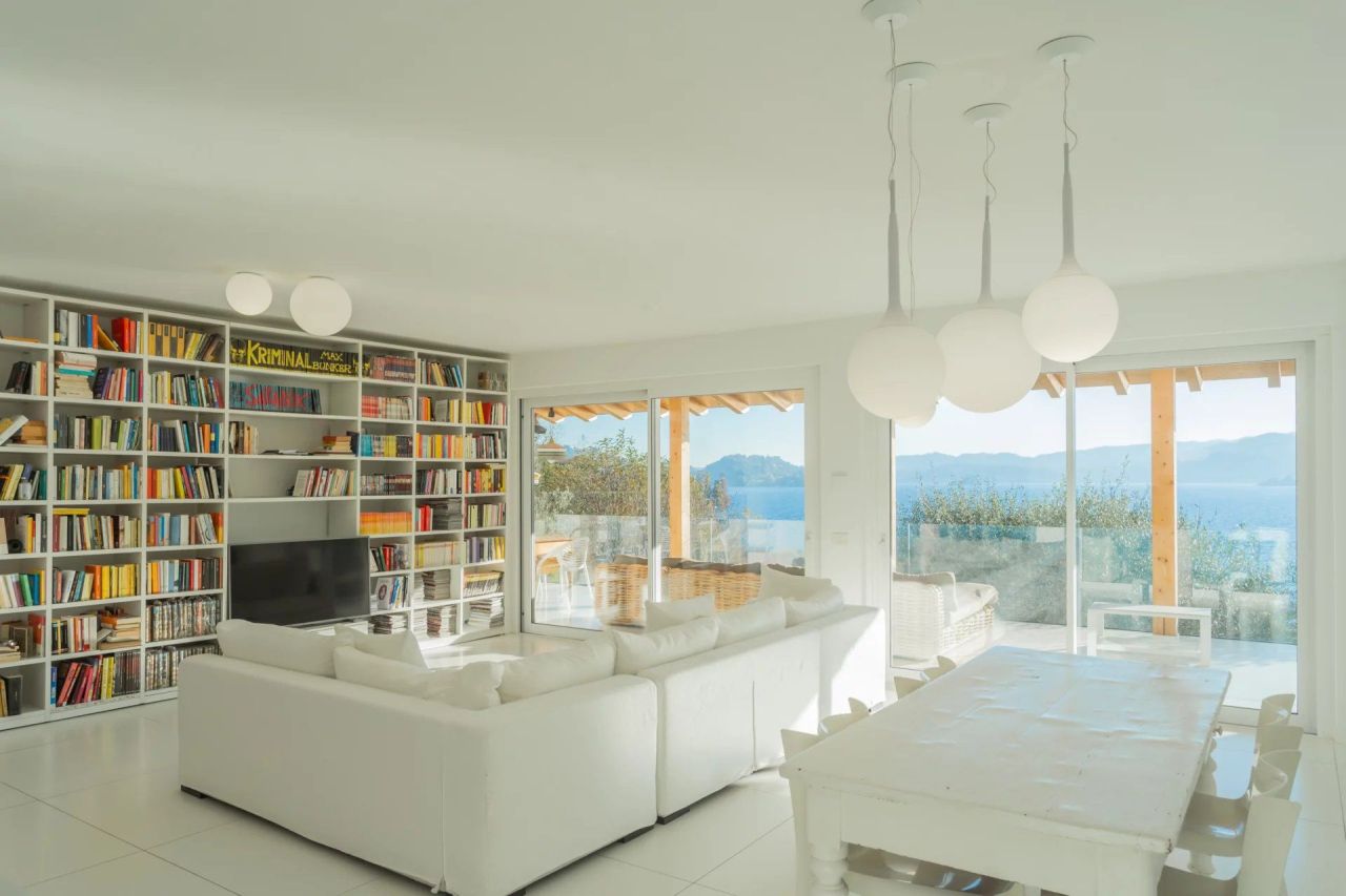 Villa por Lago de Orta, Italia, 450 m² - imagen 4