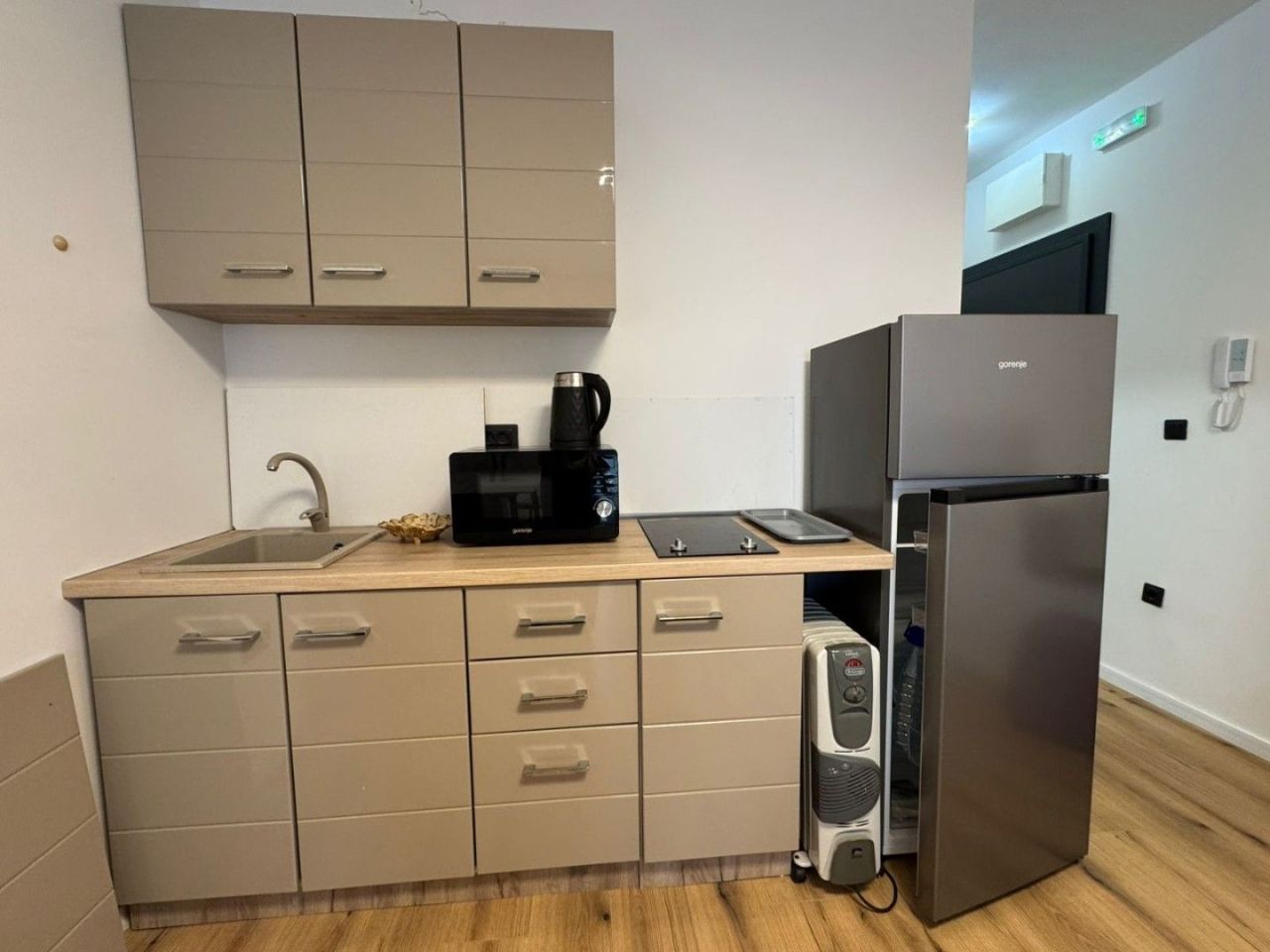 Appartamento a Dobra Voda, Montenegro, 25 m² - foto 6