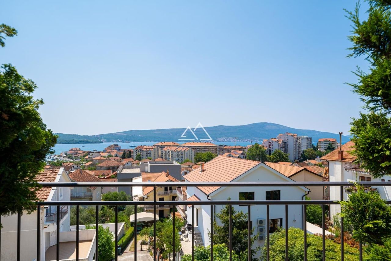 Appartamenti a Tivat, Montenegro, 78 m² - foto 1