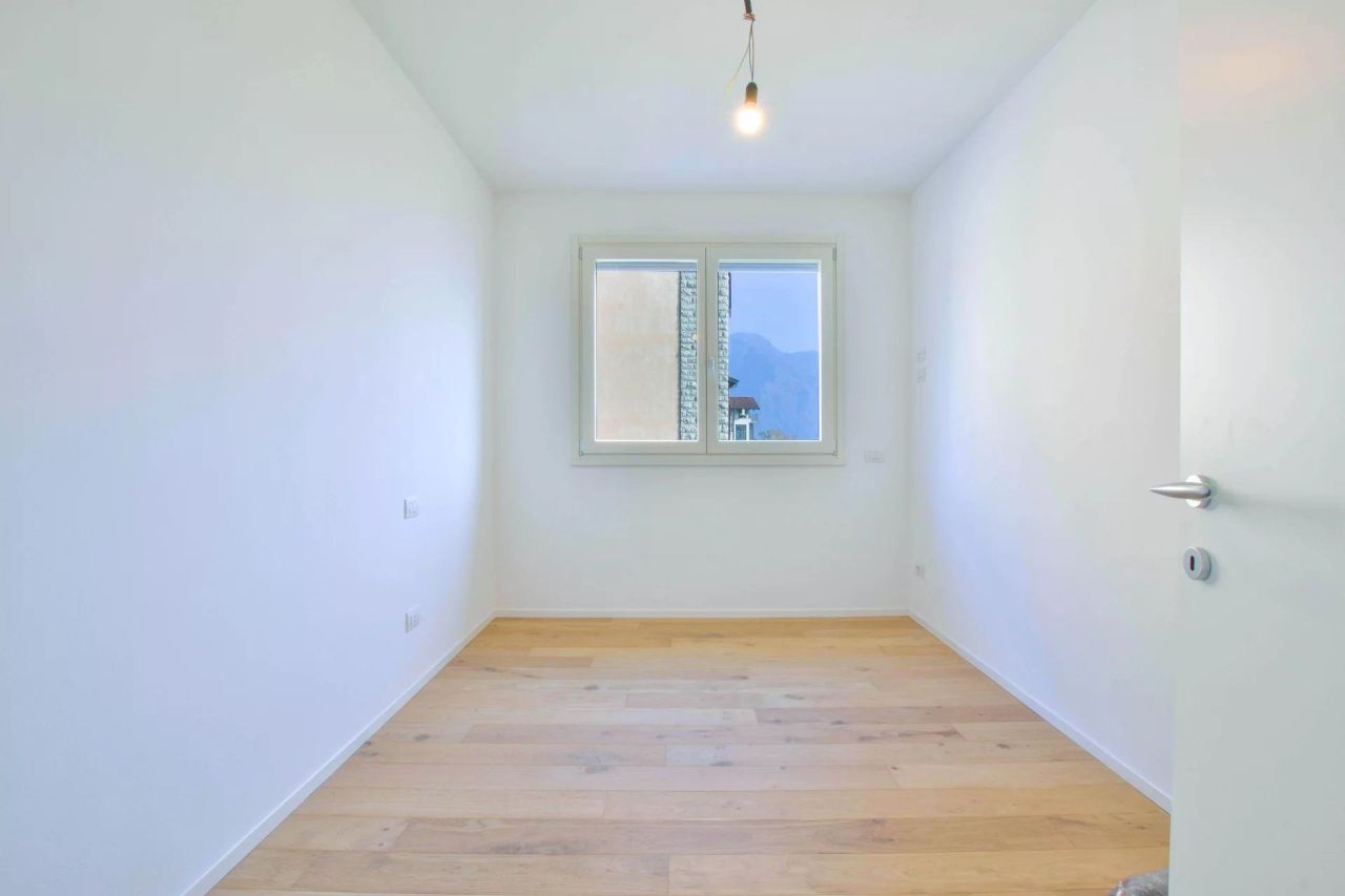 Ático en Ossuccio, Italia, 113 m² - imagen 11