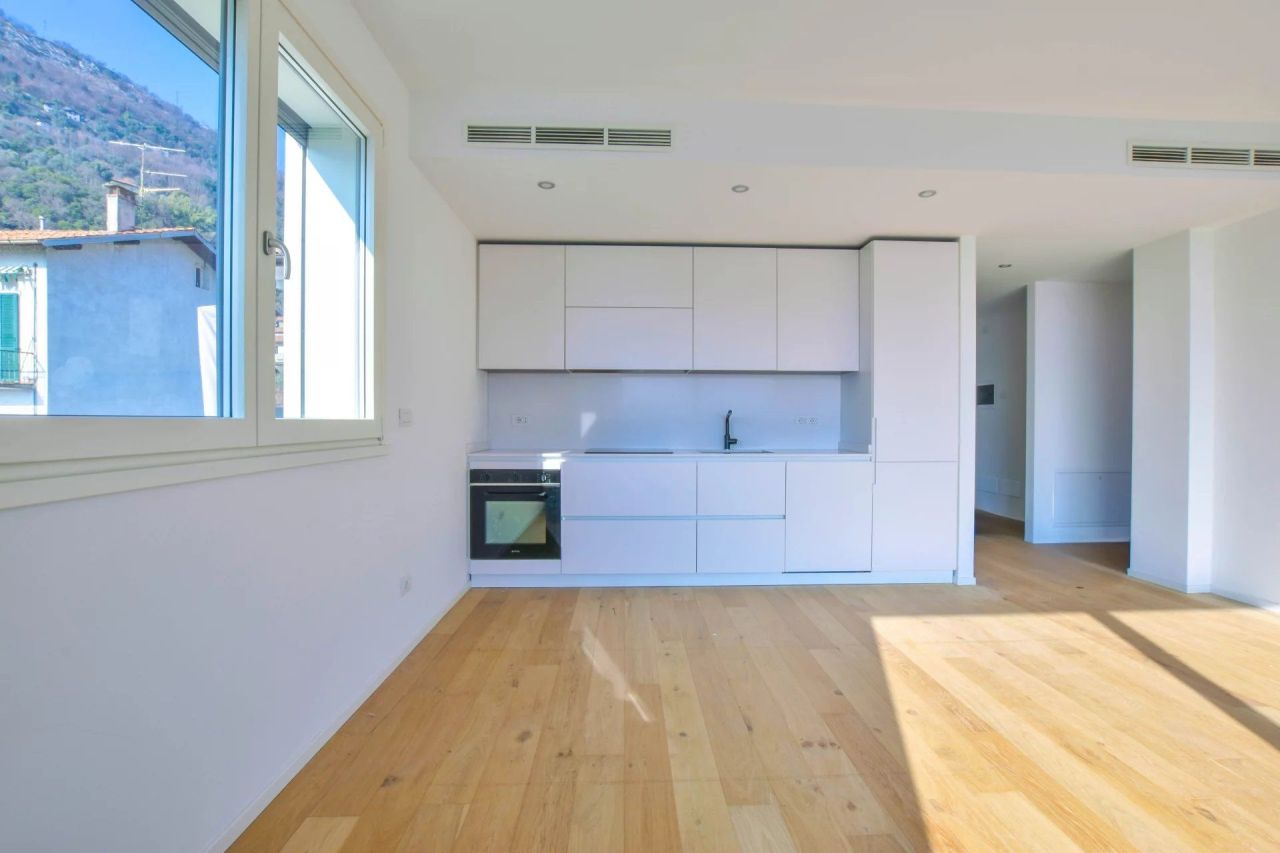 Ático en Ossuccio, Italia, 113 m² - imagen 8