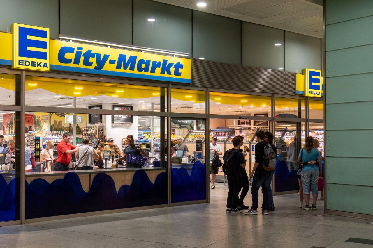 Biens commerciaux à Neuss, Allemagne, 3 042 m² - image 1