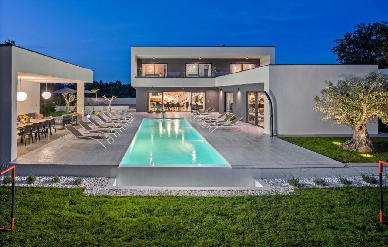 Villa en Rovinj, Croacia, 308 m² - imagen 1