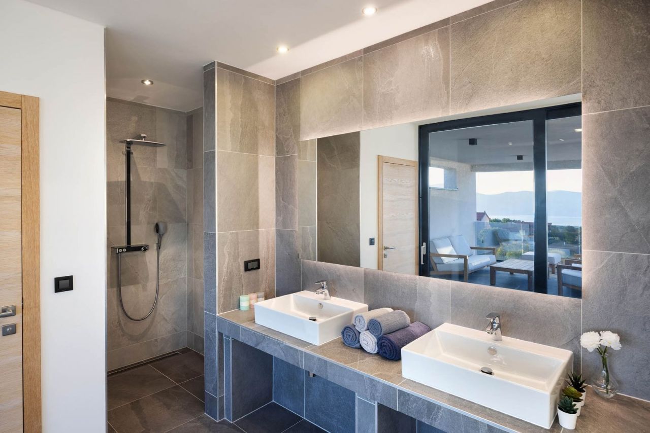 Villa on Krk, Croatia, 210 m² - picture 9